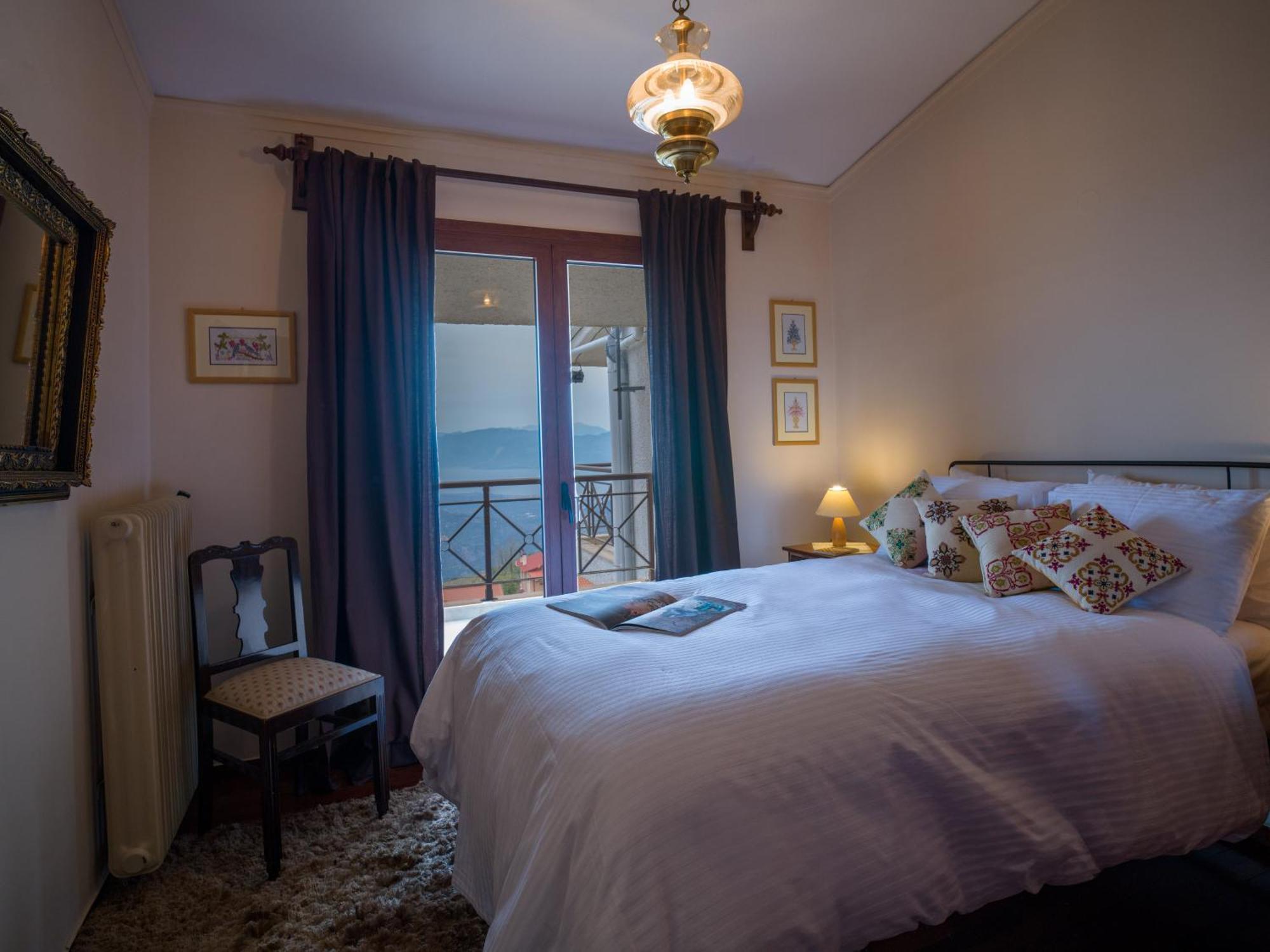 Traditional Luxury Villa Armonia Aígion Luaran gambar